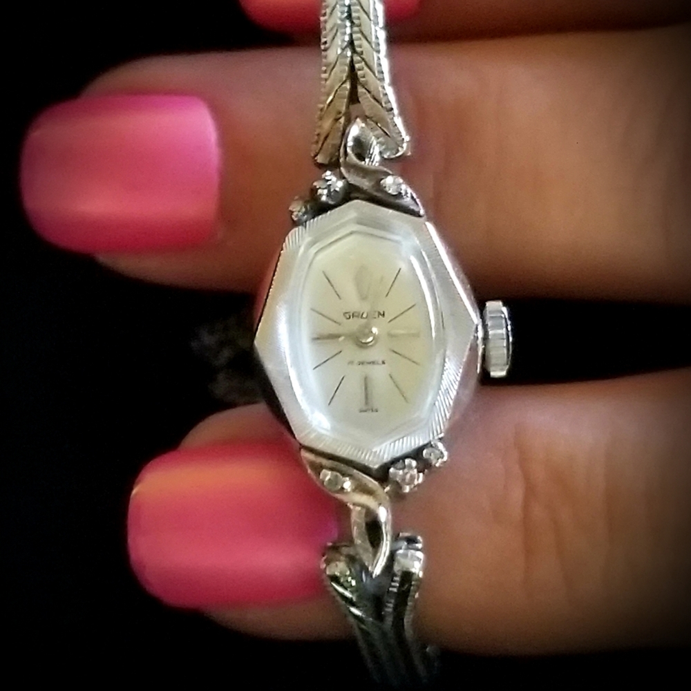 Beautiful Vintage Gruen Herringbone Bracelet Watch